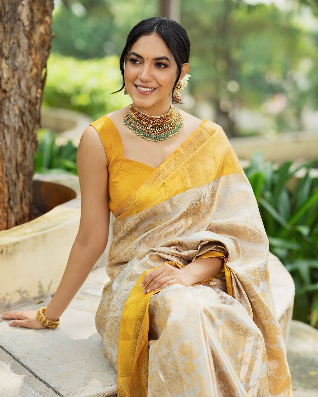 Nivya Beige Soft Silk Saree